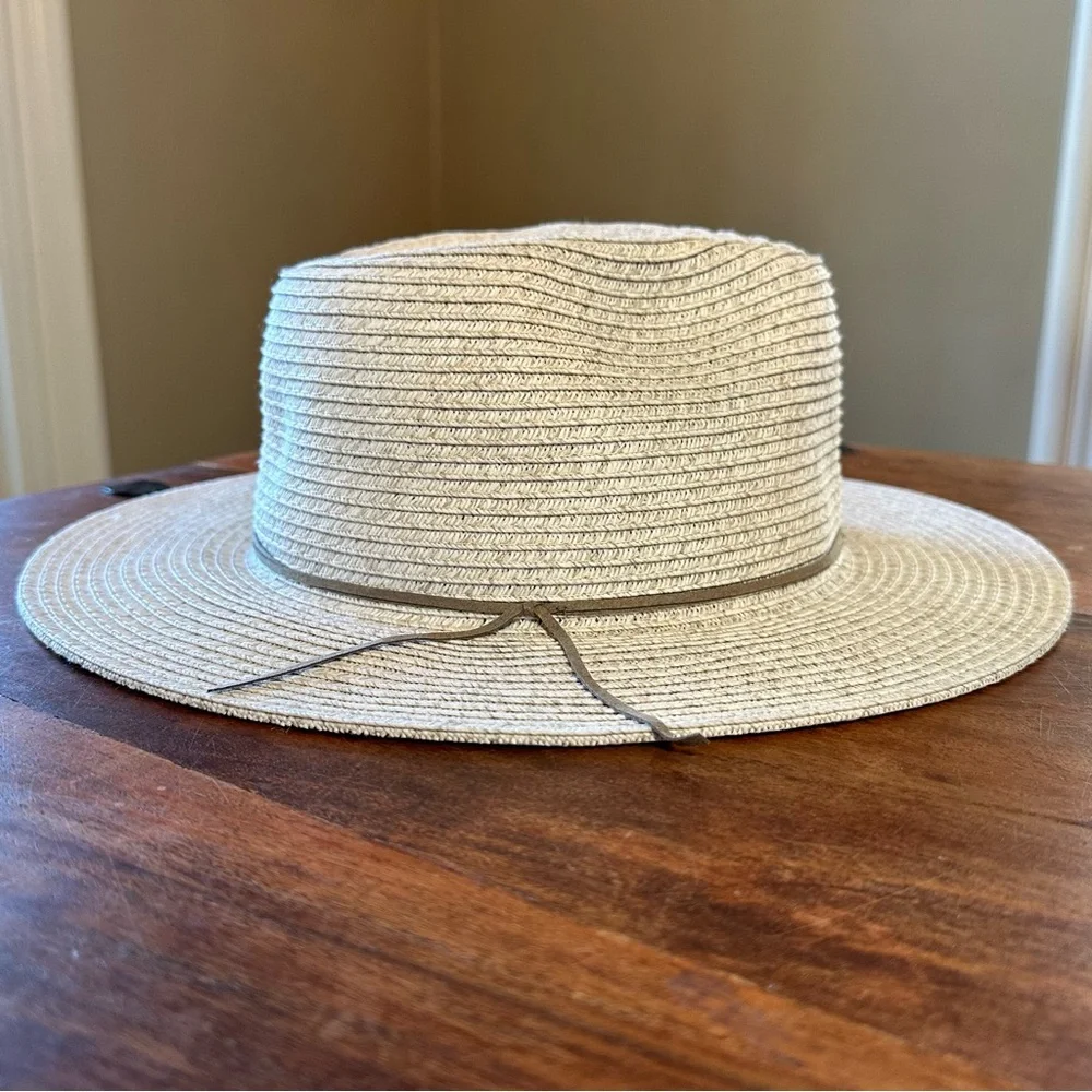 NWOT Vince Camuto Paper Fedora Hat - One Size
